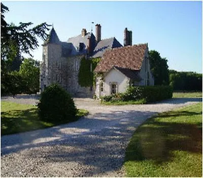 Chateau De Sarceaux