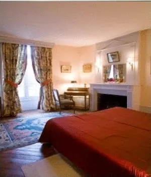 Chateau De Sarceaux Bed & Breakfast